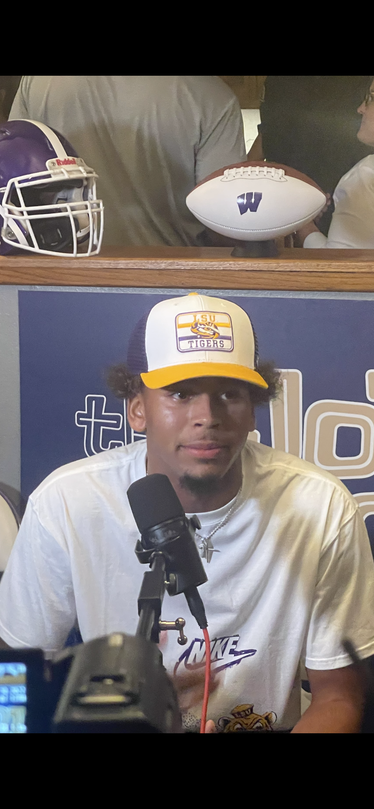 Woodlawn High School Quarterback Rickie Collins Reconsidered And Commits To The LSU Tigers