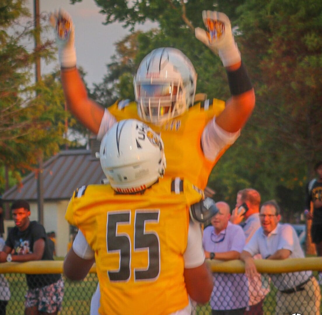 Dominant Defense & Riley Small’s 4 TD Performance Leads U-High To 40-6 Rout Over Woodlawn