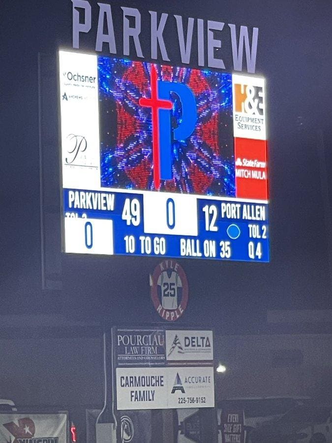 Parkview Baptist Eagles celebrates homecoming with a win over the Port Allen Pelicans 49-12