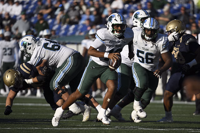 Tulane Sink Midshipmen, Shutout Navy 35-0 to head to AAC Championship Game.