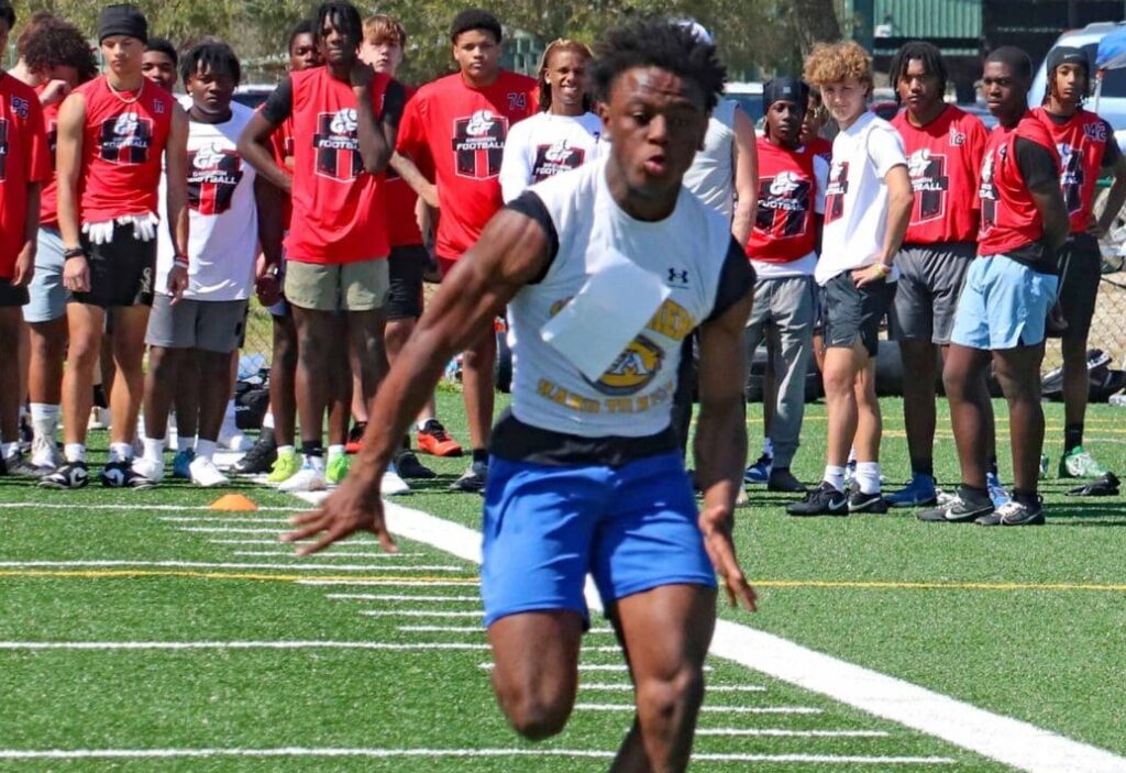 East Ascension’s Jason Blackburn Jr. Working To Shine With His 4.4 Speed This Fall