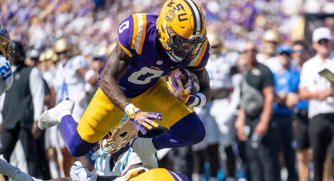 LSU Fall Practice #11 Report: Zavion Thomas Makes Only Big Play For Offense While Defense Dominates Today